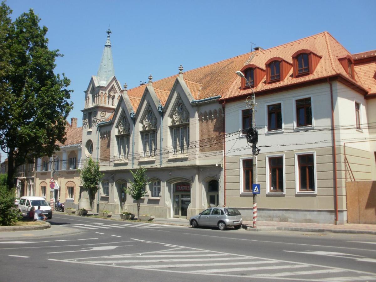 Butterfly Apartment-Hidden Gem In The Heart Of Târgu-Mureş Esterno foto